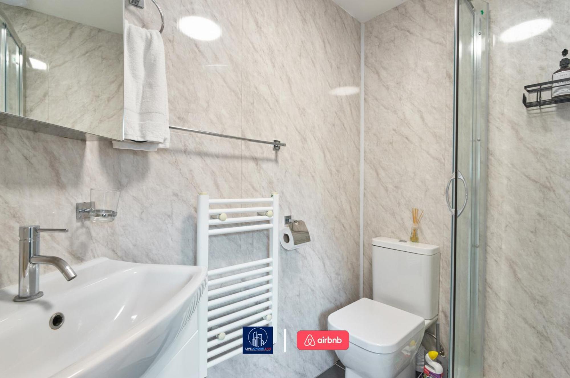 Last-Minute Specials L Sleeps Up To 4 Guests L One-Bedroom Apartment With King Bed And High Ceilings Near Camden By Live London Short Lets & Serviced Accommodation Eksteriør bilde